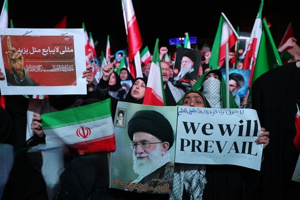 چگونه تهدیدهای ترامپ به موتور خلق حماسه و نمایش اقتدار مردمی تبدیل شد چگونه تهدیدهای ترامپ به موتور خلق حماسه و نمایش اقتدار مردمی تبدیل شد