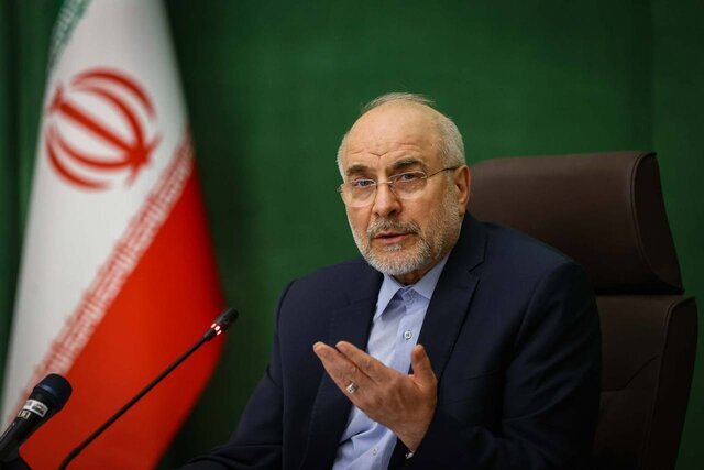 تبعیت از آیتالله مجتبی خامنهای را وظیفه شرعی و ملی خود میدانیم تبعیت از آیتالله مجتبی خامنهای را وظیفه شرعی و ملی خود میدانیم