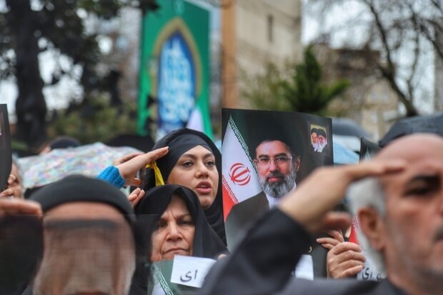 سهگانه وحدت در ایران/ وقتی مردم پای کار میدان هستند سهگانه وحدت در ایران/ وقتی مردم پای کار میدان هستند