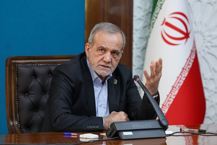 جمهوری اسلامی ایران تسلیم زورگویان نخواهد شد جمهوری اسلامی ایران تسلیم زورگویان نخواهد شد