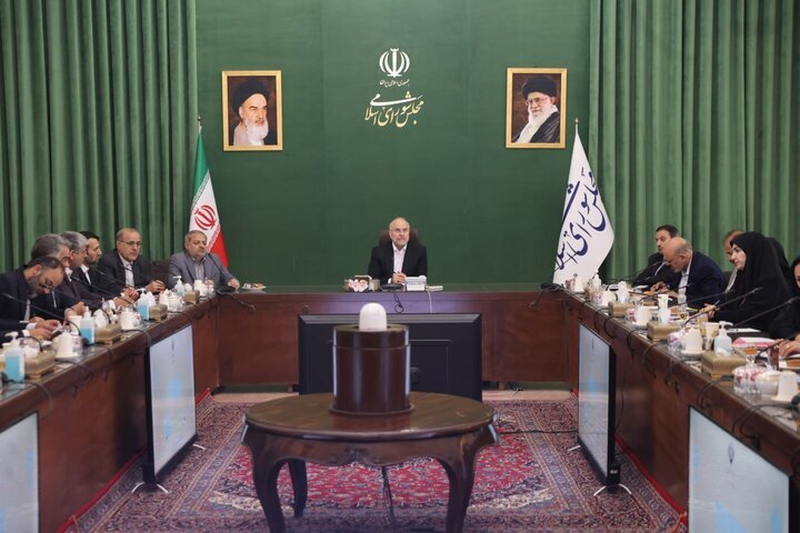سند تحول بنیادین نیاز به بازنگری دارد/ خجالت می‌کشم در این جلسه بگویم متوسط معدل، کیفیت آموزش و عدالت آموزشی در آموزش و پرورش کجاست/ دانش آموز اسم خودش را هم نمی‌تواند بنویسد