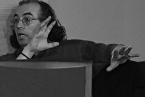 «هملت ماشین»/ تئاتری که هشت سال برای اجرا انتظار کشید