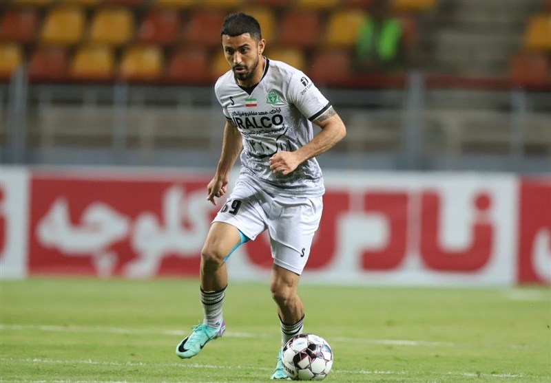رونمایی رسمی باشگاه پرسپولیس از فخریان رونمایی رسمی باشگاه پرسپولیس از فخریان
