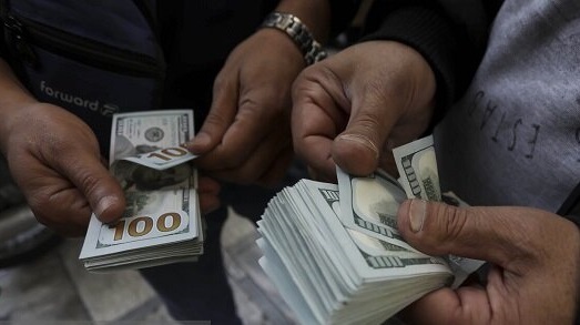 رفت و برگشت قیمت دلار در بازار آزاد؛ ثبات نسبی در بازار مبادله