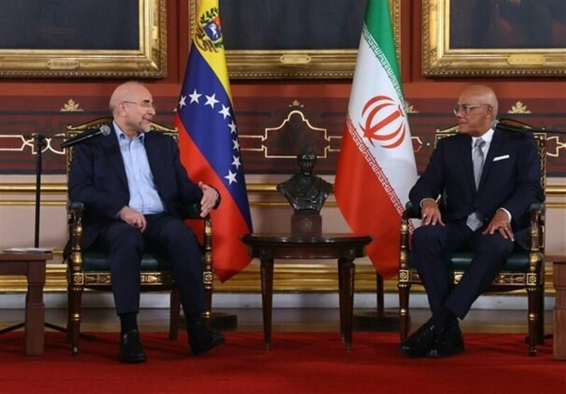 ایران از آزادیخواهان جهان حمایت میکند/ انشاءالله این سفر باعث توسعه و دوستی بین دو کشور شود ایران از آزادیخواهان جهان حمایت میکند/ انشاءالله این سفر باعث توسعه و دوستی بین دو کشور شود