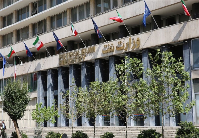 وزارت نفت: از نزدیک شدن به تأسیسات آسیبدیده خودداری کنید وزارت نفت: از نزدیک شدن به تأسیسات آسیبدیده خودداری کنید