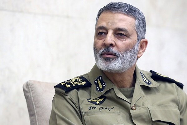 بازدید سرلشکر موسوی از یکی از سایتهای پدافندی تهران بازدید سرلشکر موسوی از یکی از سایتهای پدافندی تهران
