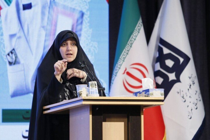 بهروزآذر: کادر درمان با قوت در بیمارستانها حضور دارند بهروزآذر: کادر درمان با قوت در بیمارستانها حضور دارند
