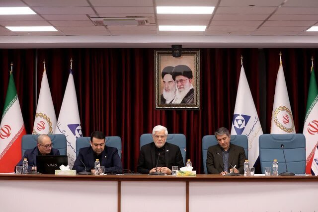 عارف: سرداران جبهه اقتصادی در جنگ ۱۲ روزه خوش درخشیدند/با تجربهای که از رژیم صهیونیستی و آمریکا داریم، قابل اعتماد نیستند عارف: سرداران جبهه اقتصادی در جنگ ۱۲ روزه خوش درخشیدند/با تجربهای که از رژیم صهیونیستی و آمریکا داریم، قابل اعتماد نیستند