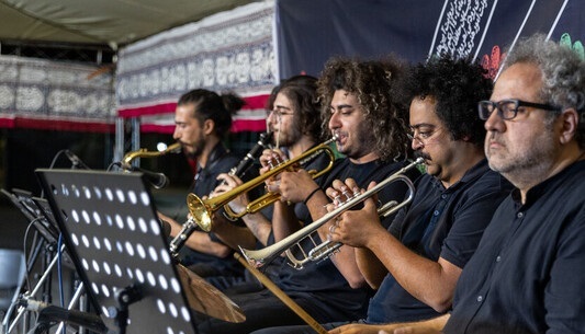 نوای هنرمندان بختیاری و گروه سینا ذکایی در سوگ امام حسین(ع) نوای هنرمندان بختیاری و گروه سینا ذکایی در سوگ امام حسین(ع)