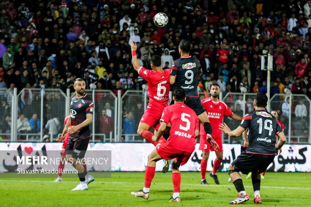 مانع بزرگ سرمربی جدید پرسپولیس/ هاشمیان منتظر یک اتفاق امیدوارکننده