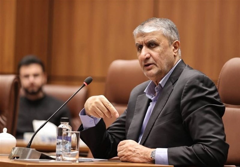 اسلامی: دشمن فکر میکند که با بمباران میتواند پیشرفت ملت ایران را متوقف کند اسلامی: دشمن فکر میکند که با بمباران میتواند پیشرفت ملت ایران را متوقف کند