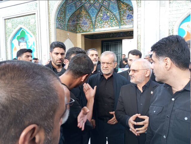 حضور پزشکیان در مراسم گرامیداشت فرماندهان شهید قرارگاه مرکزی خاتم الانبیاء حضور پزشکیان در مراسم گرامیداشت فرماندهان شهید قرارگاه مرکزی خاتم الانبیاء