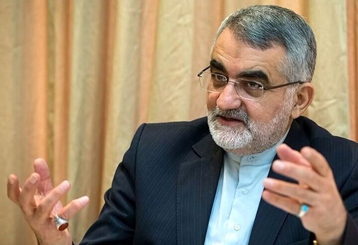 ایران تهدیدپذیر نیست/ هرگز زیر بار «غنی‌سازی صفر» نخواهیم رفت