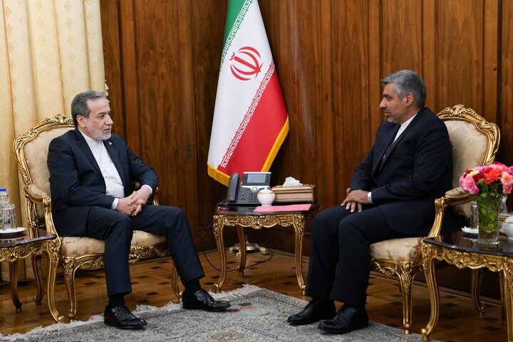 دیدار سفیر جدید جمهوری اسلامی ایران در مونته ویدئو با وزیر امور خارجه دیدار سفیر جدید جمهوری اسلامی ایران در مونته ویدئو با وزیر امور خارجه