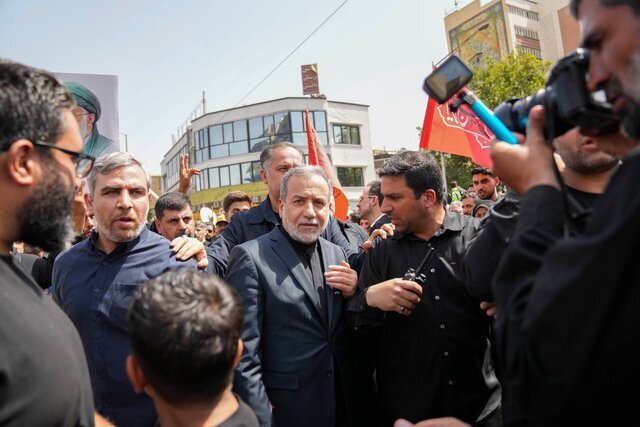 ایران با واژه تسلیم بیگانه است/ ایران با واژه تسلیم بیگانه است/