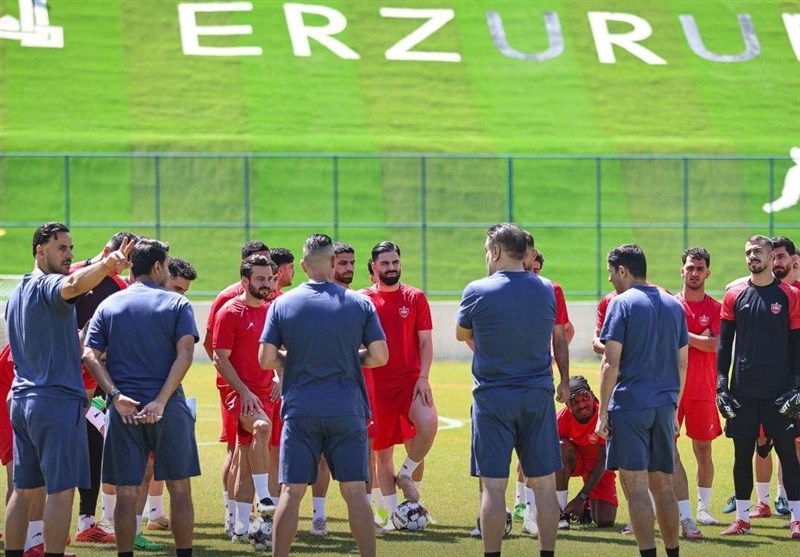 اصلانیان: این پرسپولیس توان رقابت با تراکتور و سپاهان را ندارد اصلانیان: این پرسپولیس توان رقابت با تراکتور و سپاهان را ندارد