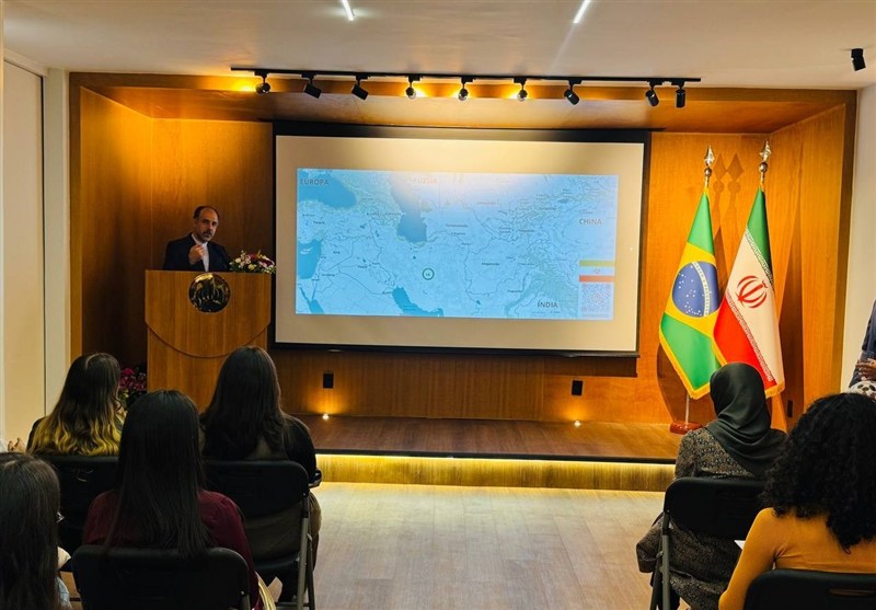 سفیر ایران: تحریم گزارشگر سازمان ملل نمونه آشکاری از بیقانونی در سطح بینالمللی است سفیر ایران: تحریم گزارشگر سازمان ملل نمونه آشکاری از بیقانونی در سطح بینالمللی است