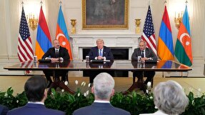 لحظه امضای توافق صلح میان جمهوری آذربایجان و ارمنستان