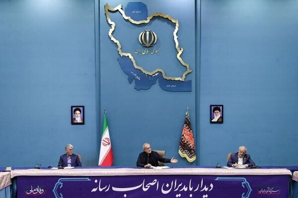 بدون رضایت و هماهنگی با مقام معظم رهبری، هیچ کاری نخواهیم کرد/ نمی خواهم بنزین را برای محرومان گران کنم بدون رضایت و هماهنگی با مقام معظم رهبری، هیچ کاری نخواهیم کرد/ نمی خواهم بنزین را برای محرومان گران کنم