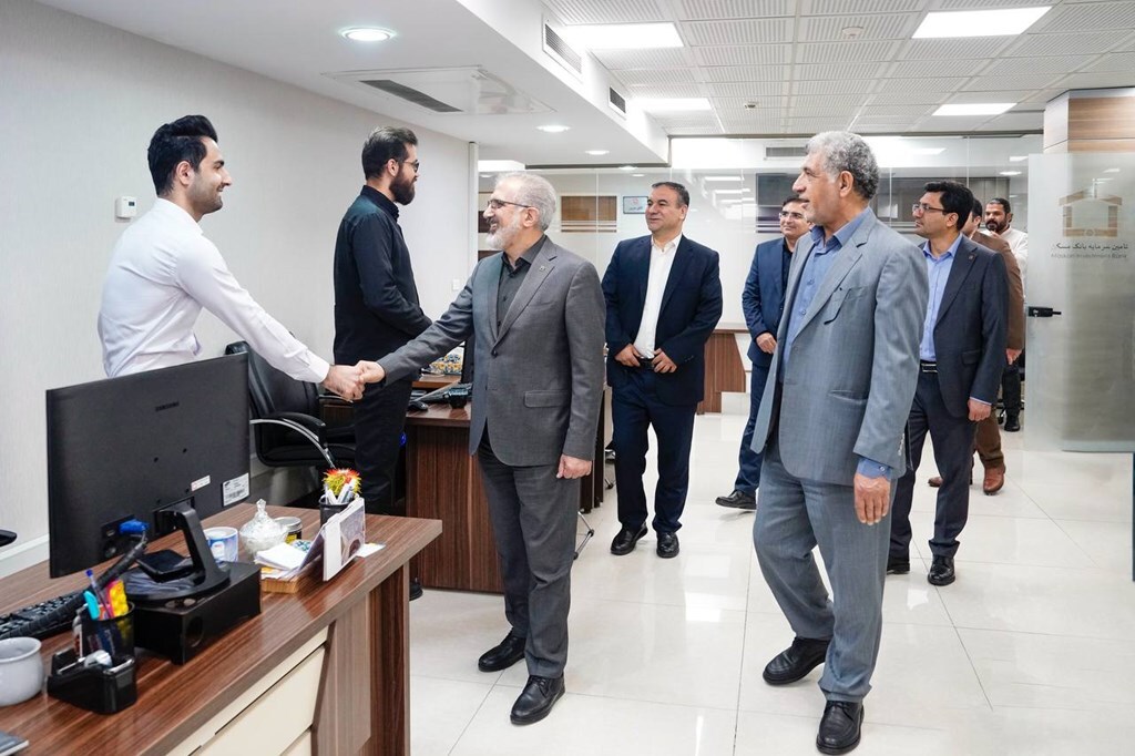 بازدید مدیرعامل بانک مسکن از گروه مالی و شرکت های تابعه مستقر در ساختمان گروه مالی بانک مسکن/گزارش تصویری