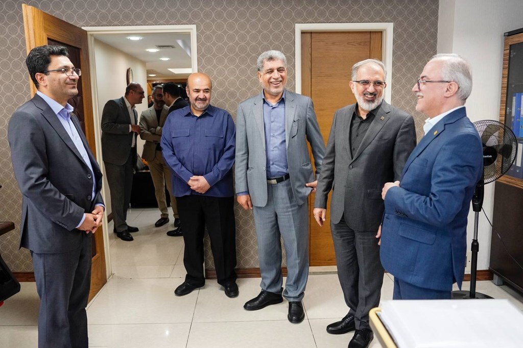 بازدید مدیرعامل بانک مسکن از گروه مالی و شرکت های تابعه مستقر در ساختمان گروه مالی بانک مسکن/گزارش تصویری