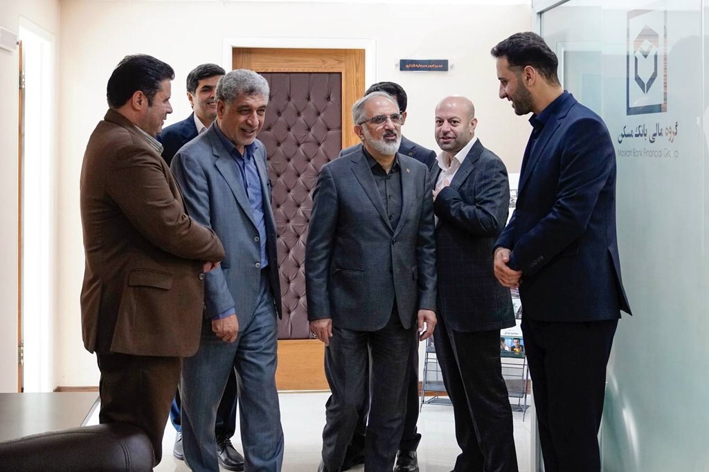 بازدید مدیرعامل بانک مسکن از گروه مالی و شرکت های تابعه مستقر در ساختمان گروه مالی بانک مسکن/گزارش تصویری