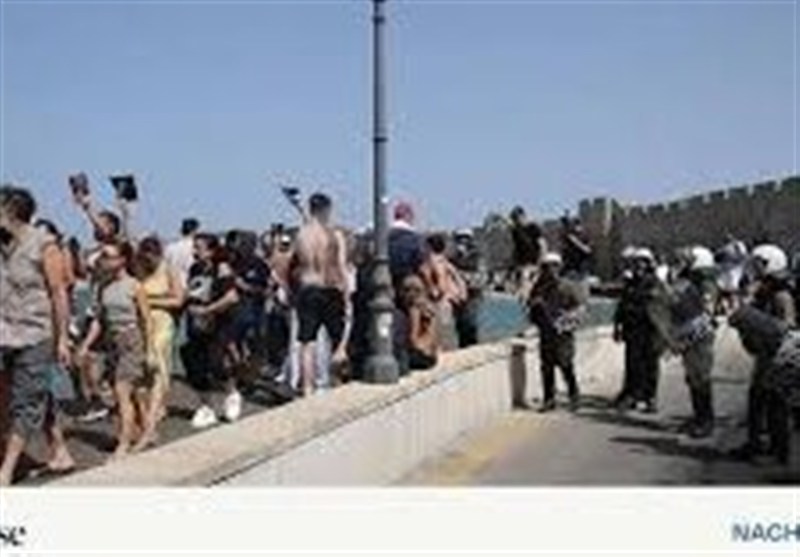 اعتراض مجدد یونانیها به ورود توریستهای اسرائیلی/ هلند سفیر رژیم صهیونیستی را احضار کرد اعتراض مجدد یونانیها به ورود توریستهای اسرائیلی/ هلند سفیر رژیم صهیونیستی را احضار کرد