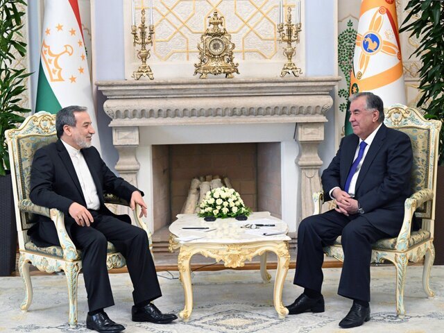 دیدار عراقچی با رحمان/ عزم ایران برای گسترش روابط با تاجیکستان دیدار عراقچی با رحمان/ عزم ایران برای گسترش روابط با تاجیکستان