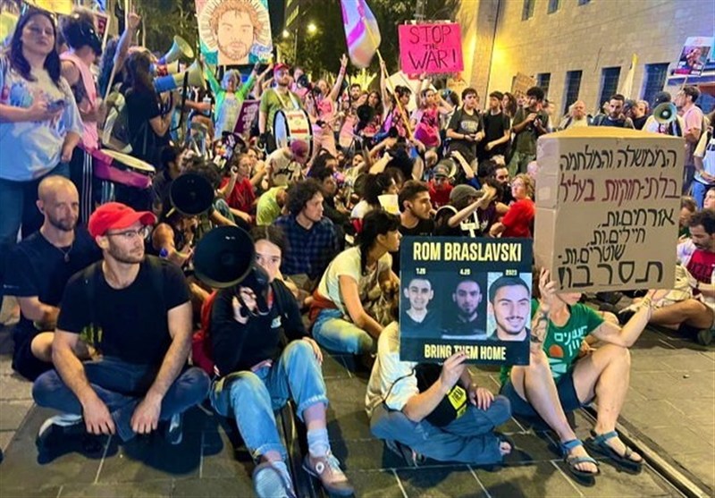 درگیری معترضان صهیونیست با پلیس در نزدیکی محل اقامت نتانیاهو درگیری معترضان صهیونیست با پلیس در نزدیکی محل اقامت نتانیاهو