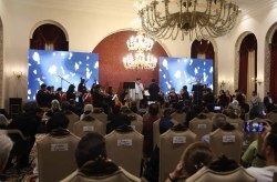 کنسرت «وحدت و اتحاد مقدس» در کیش کنسرت «وحدت و اتحاد مقدس» در کیش