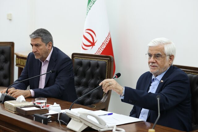 عارف: اقدامات ضربتی برای استفاده از فناوری با عبور از مانع تراشیهای سنتی آغاز شود عارف: اقدامات ضربتی برای استفاده از فناوری با عبور از مانع تراشیهای سنتی آغاز شود