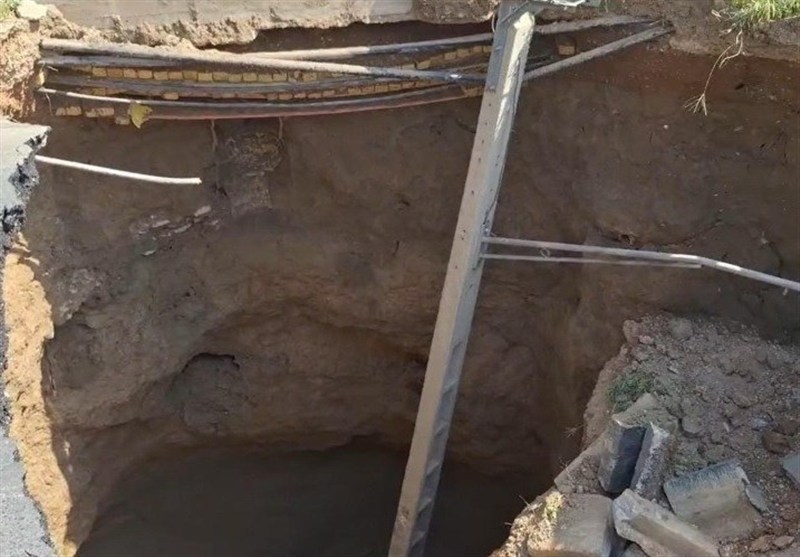 فرونشست در هشت‌بهشت اصفهان؛ فروچاله‌ ۱۵ متری تهدیدی برای زیرساخت‌ها