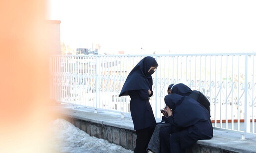 نمیخواهیم شبیه دوران ناصرالدینشاه لباس بپوشیم! نمیخواهیم شبیه دوران ناصرالدینشاه لباس بپوشیم!