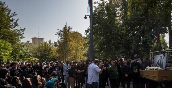 امید جهان گریه نمی‌کرد و دوست هم نداشت برایش گریه کنند!