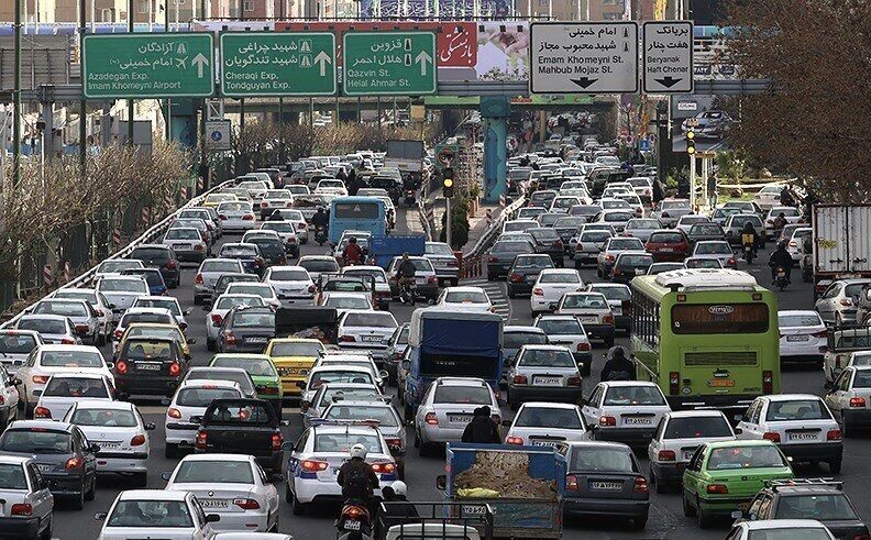 ترافیک پایتخت در مهرماه به چند درصد میرسد؟ رفع گرههای ترافیکی با تغییر ساعات شروع به کار ادارات و مدارس ترافیک پایتخت در مهرماه به چند درصد میرسد؟ رفع گرههای ترافیکی با تغییر ساعات شروع به کار ادارات و مدارس
