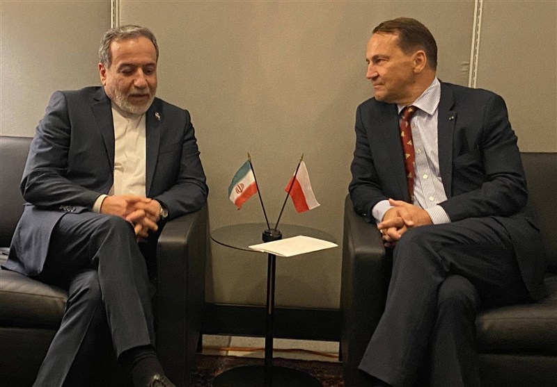 دیدار و گفت و گوی وزیر امور خارجه با همتای لهستانی؛ از منازعه اوکراین تا موضوع هسته ای ایران دیدار و گفت و گوی وزیر امور خارجه با همتای لهستانی؛ از منازعه اوکراین تا موضوع هسته ای ایران