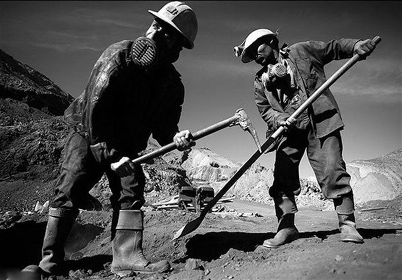وعده‌هایی که در عمق زمین دفن شد؛ کارگران معدن محروم از بهداشت، امنیت و معاش