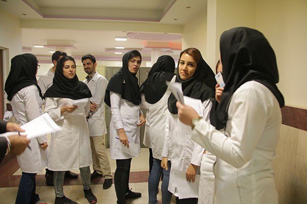 حدود ۱۶۰۰ صندلی دستیاری در سال گذشته خالی ماند/۸۰ درصد ظرفیت چهار رشته تخصصی پُر نمی‌شود