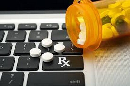 پایان جدال بر سر عرضه اینترنتی دارو/ داروخانه‌ها وارد عرصه خدمات غیرحضوری شدند