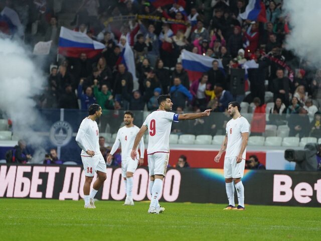 دفاع و هافبک تیم ملی ناهماهنگ هستند/ فوتبال ایران خالی از بازیکن شده است دفاع و هافبک تیم ملی ناهماهنگ هستند/ فوتبال ایران خالی از بازیکن شده است