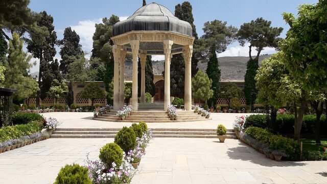 حافظ گفتوگوی فرهنگها و پرهیز از تعصب را میآموزد حافظ گفتوگوی فرهنگها و پرهیز از تعصب را میآموزد