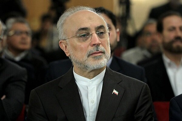دین، دانش و وطن سه عنصر پایههای هویت و پایداری ما هستند دین، دانش و وطن سه عنصر پایههای هویت و پایداری ما هستند