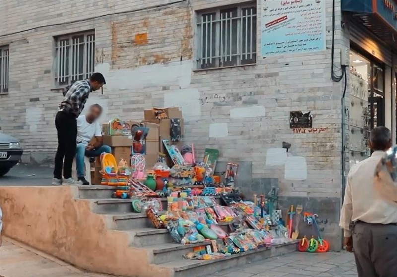رشد افسارگسیخته دستفروشی؛ زنگ خطر ناکارآمدی نظام معیشتی رشد افسارگسیخته دستفروشی؛ زنگ خطر ناکارآمدی نظام معیشتی