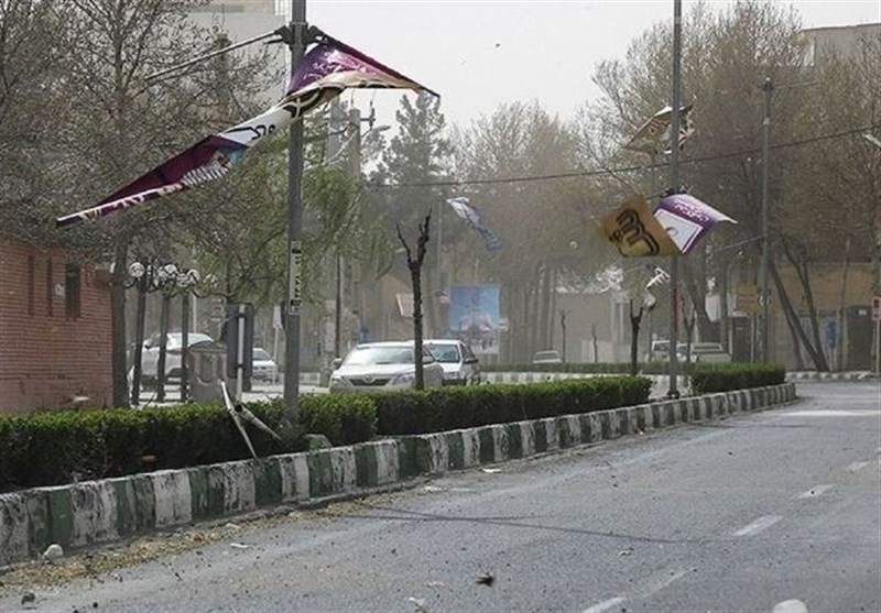 وزش باد در جادههای 10 استان/ ترافیک سنگین در آزادراه قزوین-کرج-تهران وزش باد در جادههای 10 استان/ ترافیک سنگین در آزادراه قزوین-کرج-تهران