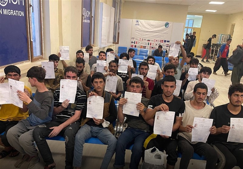 آزادی و بازگشت 170 مهاجر از زندانهای پاکستان و عراق به افغانستان آزادی و بازگشت 170 مهاجر از زندانهای پاکستان و عراق به افغانستان