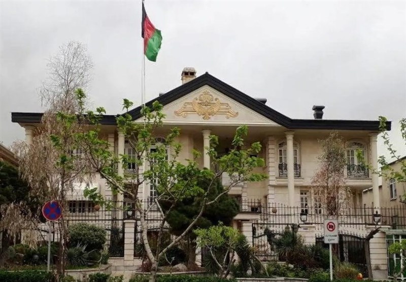آغاز طرح تعویض پاسپورت خانواری در سفارت افغانستان در تهران