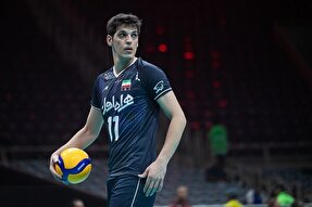 لحظه تلخ بوسیدن دست صابر کاظمی توسط پدرش در آی‌سی‌یو بیمارستان