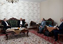 دیدار عراقچی با پدر زندانی ایرانی در ترکیه