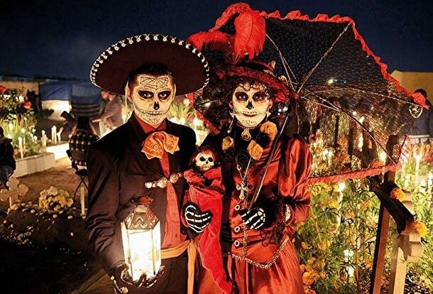 نگاهی جامعه شناختی به پدیده جشن هالووین در تهران/  از خودبیگانگی نمادین یا نیاز به دیده شدن؟